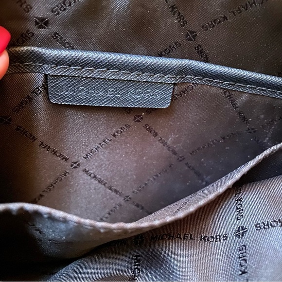 Michael Kors Jet Set Black Saffiano Leather Crossbody Bag Gold Chain✨Like New✨ - Picture 5 of 9